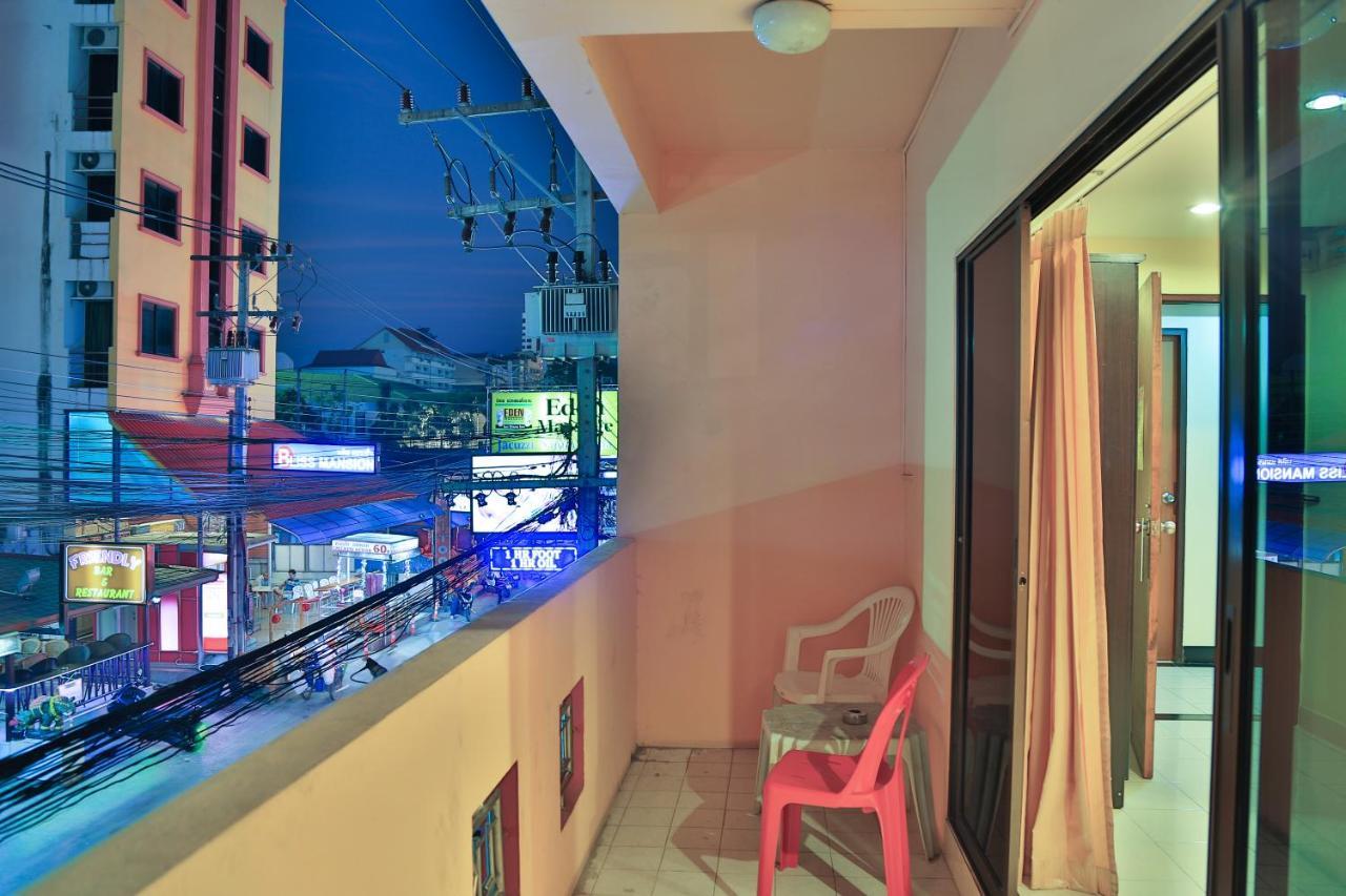 Отель Harrys Bar & Restaurant 3*